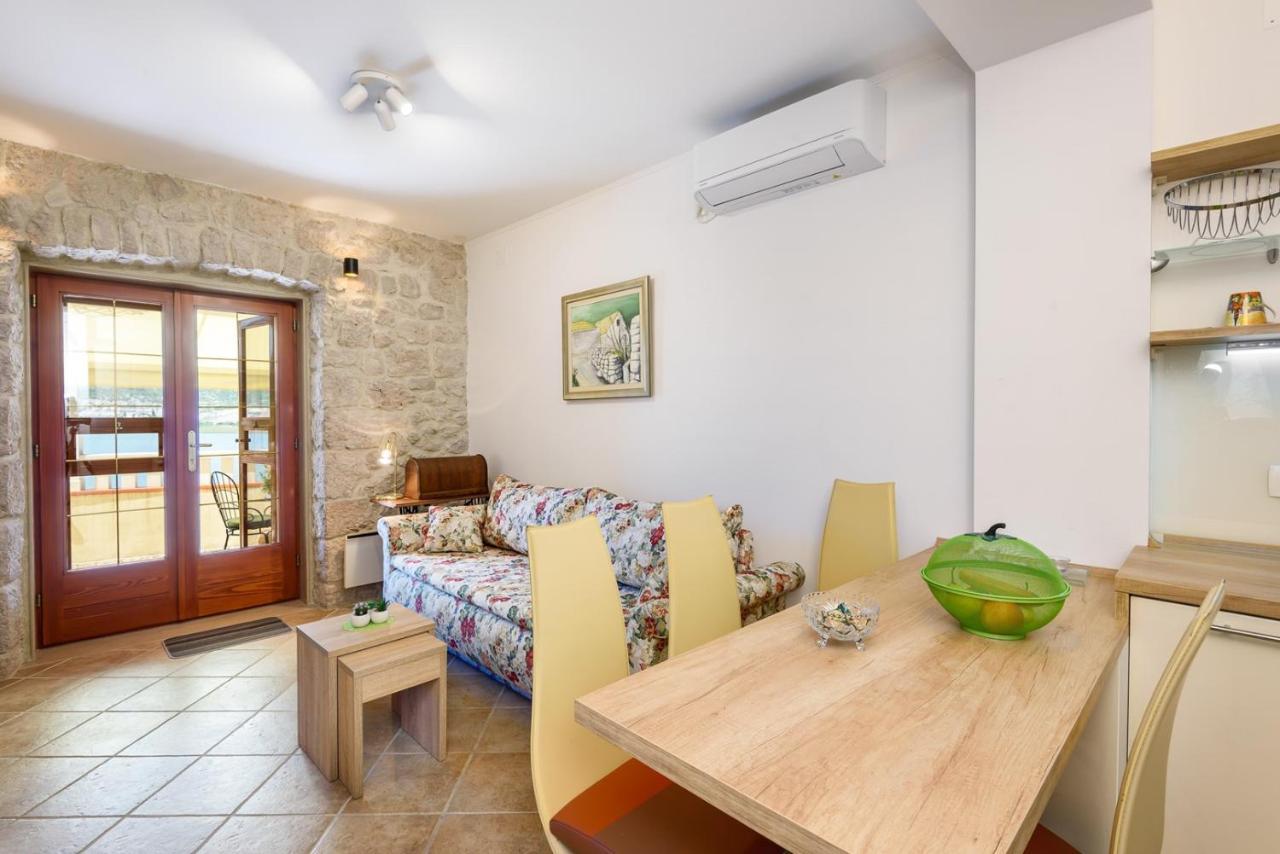 Apartment Jadranka With Sea View In Rogotin Exterior photo